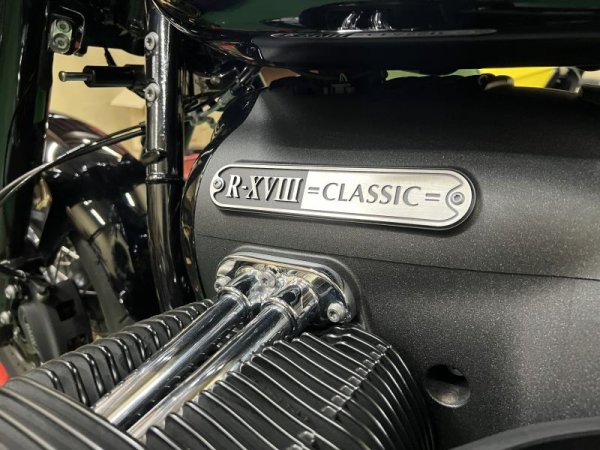 画像9: BMW R18 エンジンプレート (9)