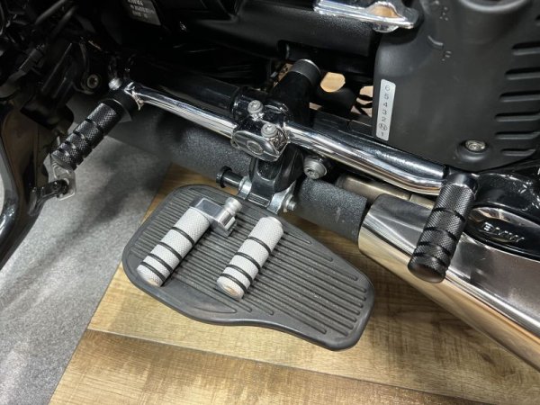 画像2: ★在庫処分★　BMW R18 【KAE-RU】ワイルドシフトチェンジペグ set (2)